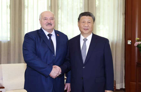 习近平会见白俄罗斯总统卢卡申科 习近平会见白俄罗斯总统卢卡申科