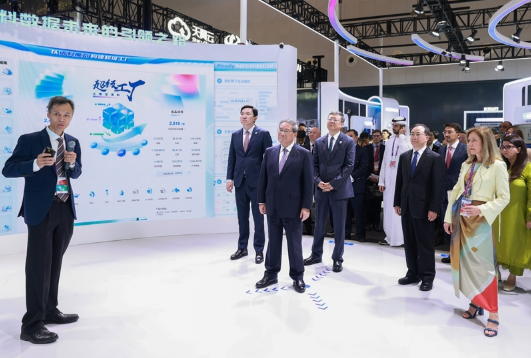 李强出席2025世界人工智能大会暨人工智能全球治理高级别会议开幕式并致辞1 李强出席2025世界人工智能大会暨人工智能全球治理高级别会议开幕式并致辞1