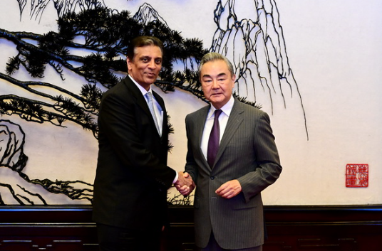 王毅会见美中贸易全国委员会董事会代表团1 王毅会见美中贸易全国委员会董事会代表团1